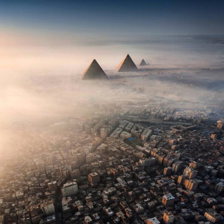 Flug nach Kairo Pyramiden von Kairo aus der Luft