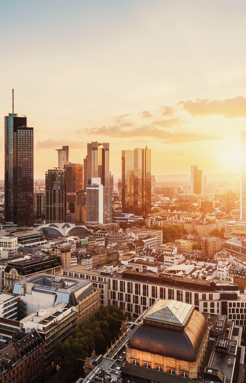 Frankfurtské panorama při západu slunce