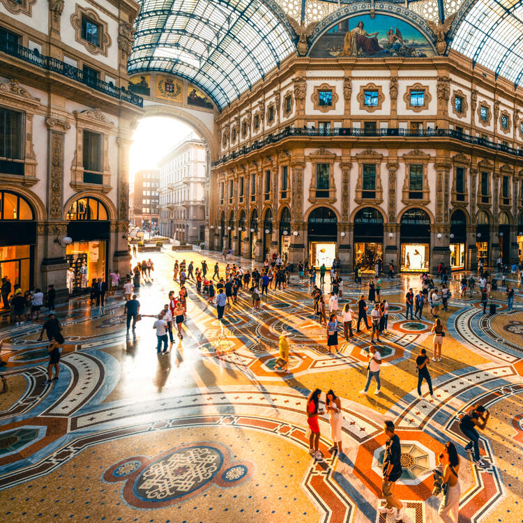 Galleria Vittorio Emanuele, Mailand, Italien Innenraum der Galleria Vittorio Emanuele, dem bekannten Shoppingcenter in Mailand