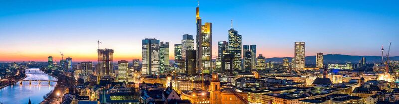 Frankfurt Skyline bei Nacht