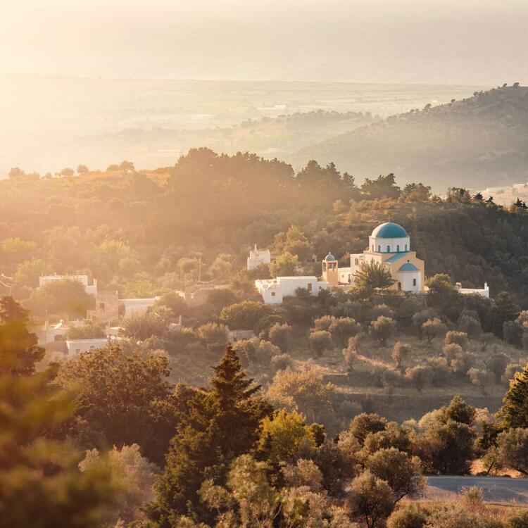 Kos Landschaft mit Bergen und Kirche