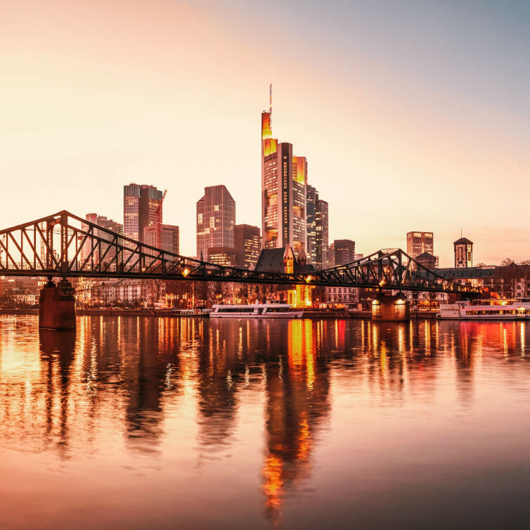 Frankfurter Skyline bei Sonnenuntergang