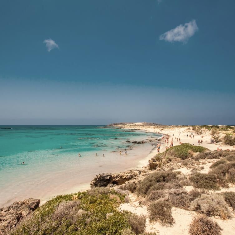 Sandstrand mit Bucht in Chania, Kreta