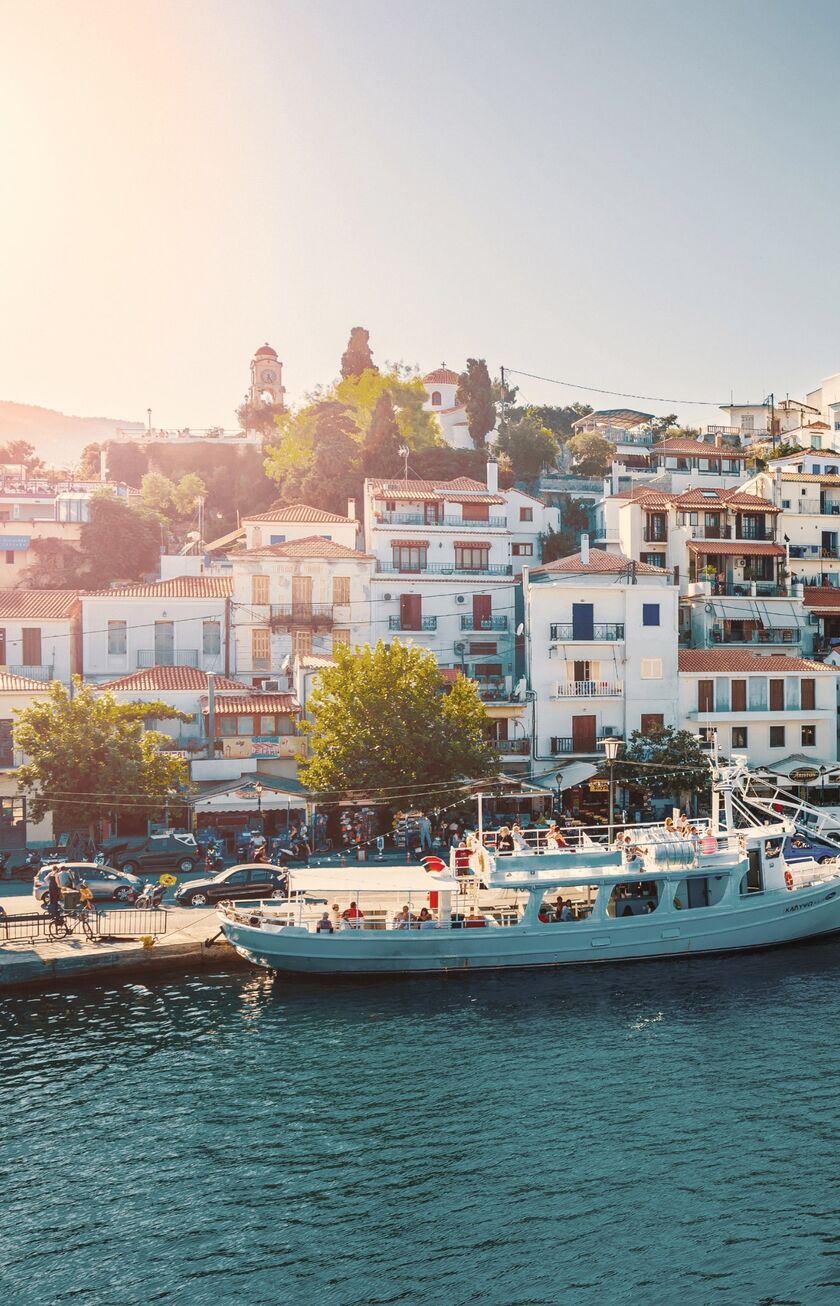 Skiathos Hafen am Wasser in Griechenland